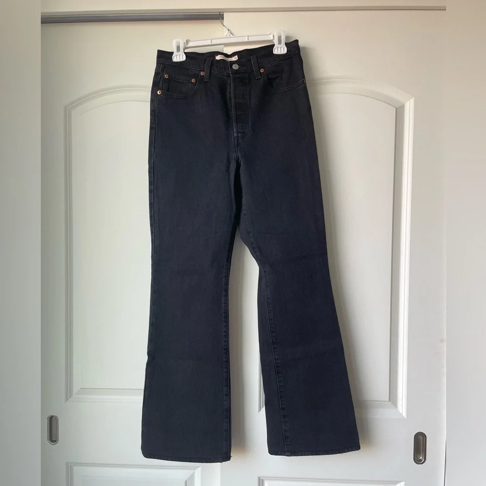 Levi's Women's Ribcage Bootcut Jeans in Black Size 28 - Picture 4 of 8